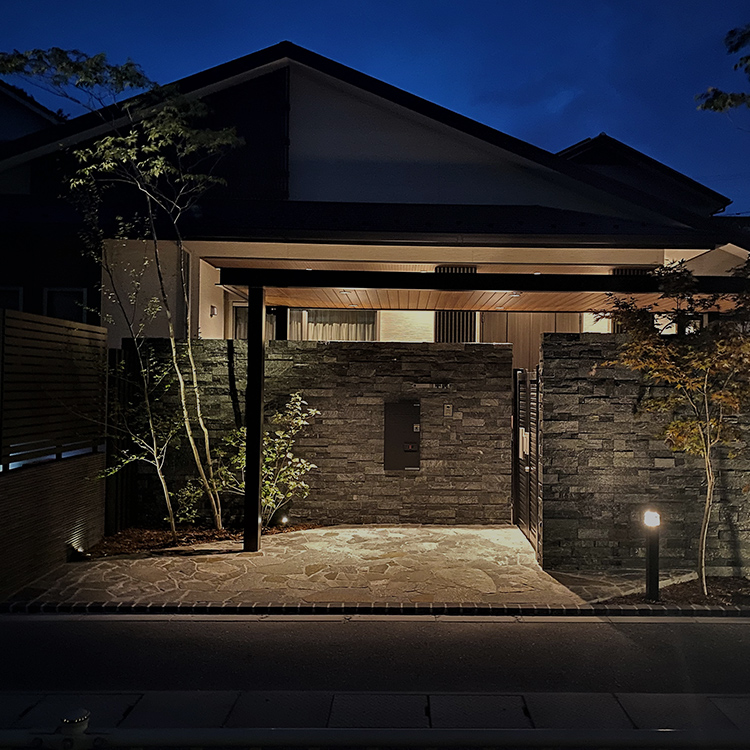 空間はすばらしい 建築・外構・庭は空間を、空間は景色を。景色は体験と記憶を。それらを美しく紡いでいきたい。