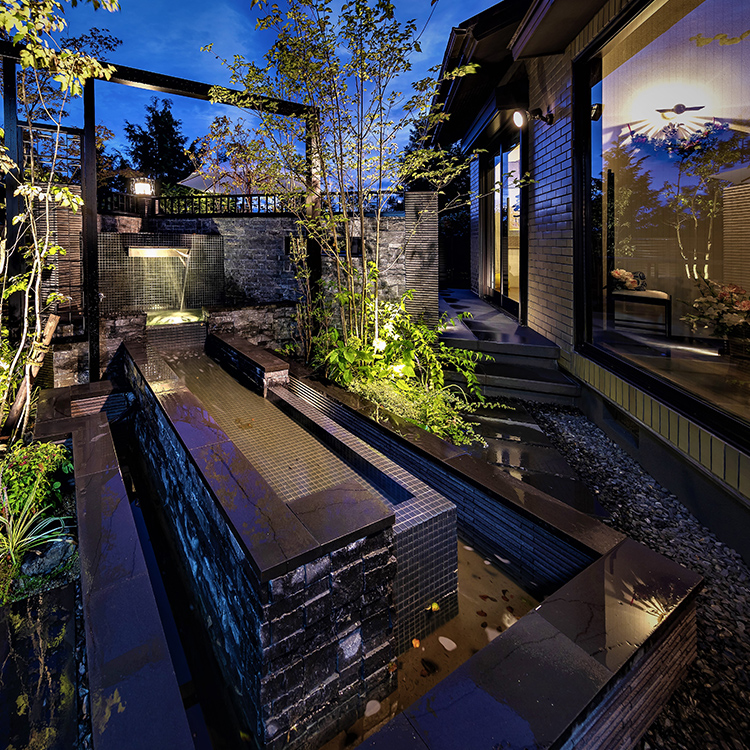 空間はすばらしい 建築・外構・庭は空間を、空間は景色を。景色は体験と記憶を。それらを美しく紡いでいきたい。